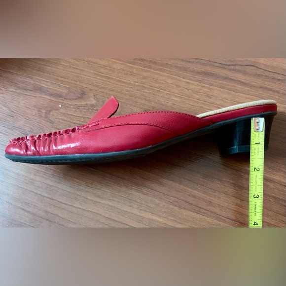 CLARKs Women’s Leather Kitten Heel Red Size 9.5 - VINTAGE STYLE - Picture 7 of 8